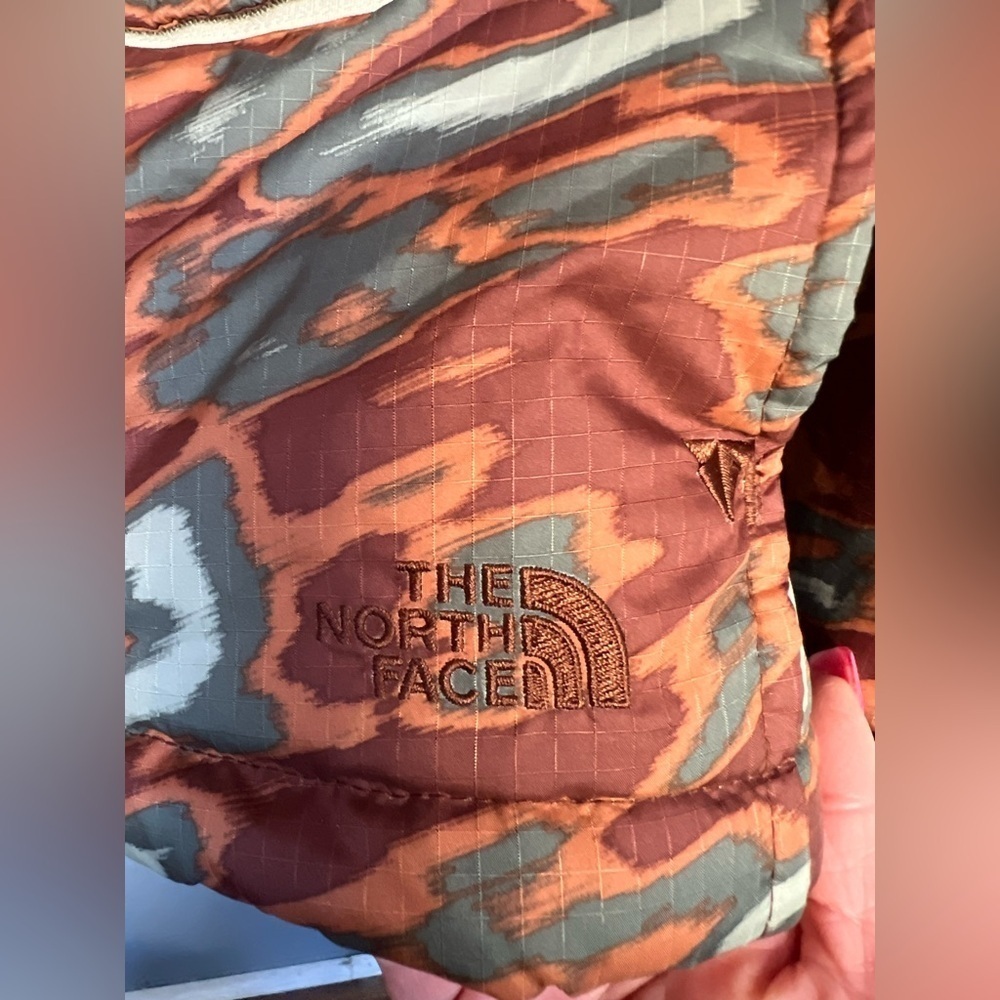 The North Face Men's Printed 71 Sierra Down Short Jacket Size L - Picture 3 of 16